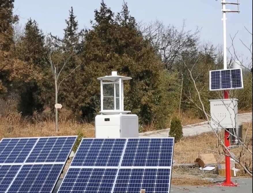 安徽埇橋林業(yè)局從云飛科技引進(jìn)測報燈和氣象站