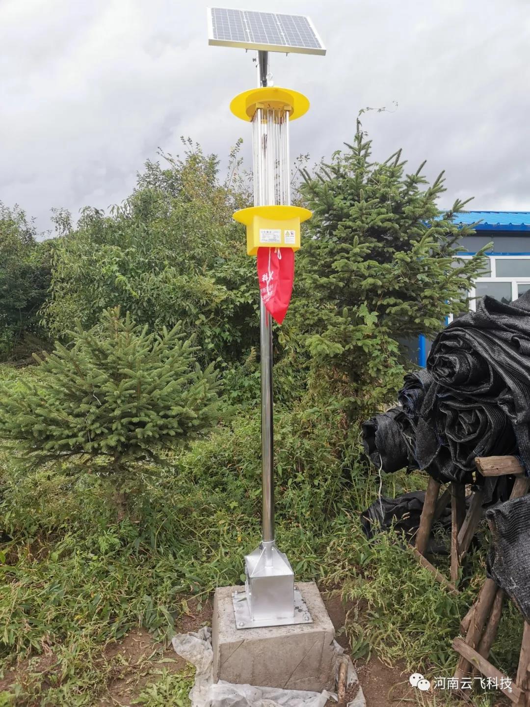 太陽(yáng)能誘蟲(chóng)燈